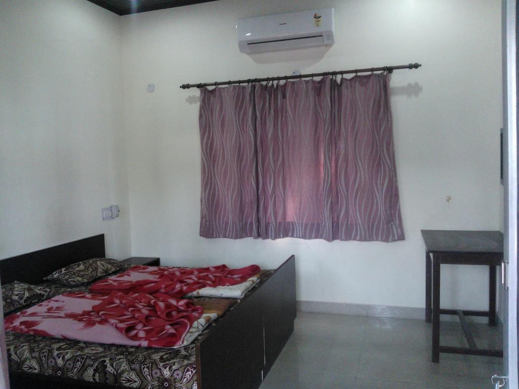 دهرادون Hotel Sukhsadan المظهر الخارجي الصورة